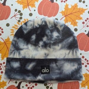 ALO tie dye  grey and white beanie